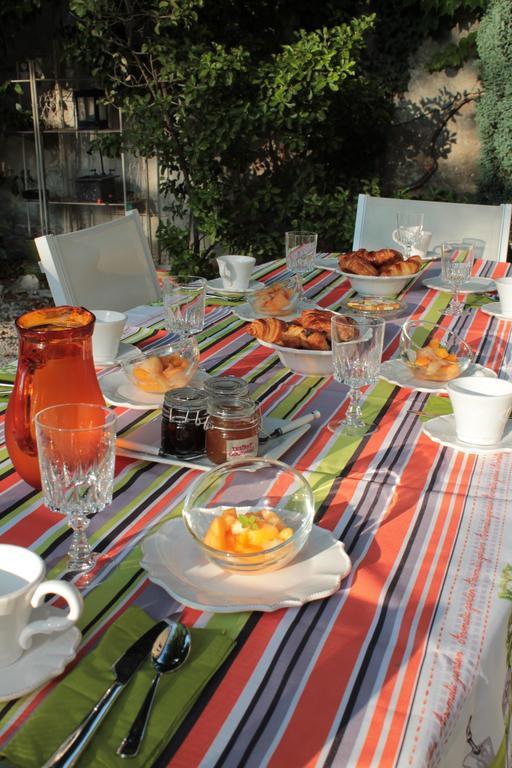Mas De La Douceur Bed & Breakfast Saint-Andiol Екстериор снимка