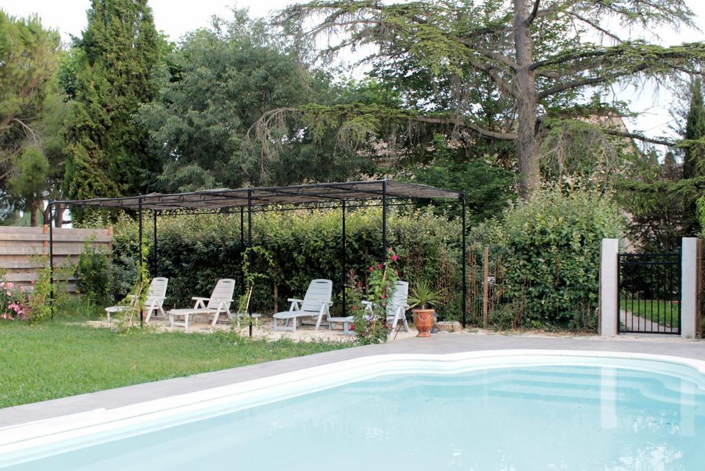 Mas De La Douceur Bed & Breakfast Saint-Andiol Екстериор снимка