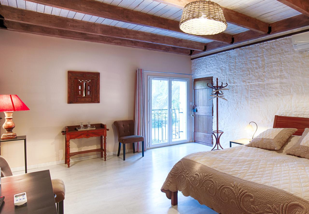 Mas De La Douceur Bed & Breakfast Saint-Andiol Екстериор снимка