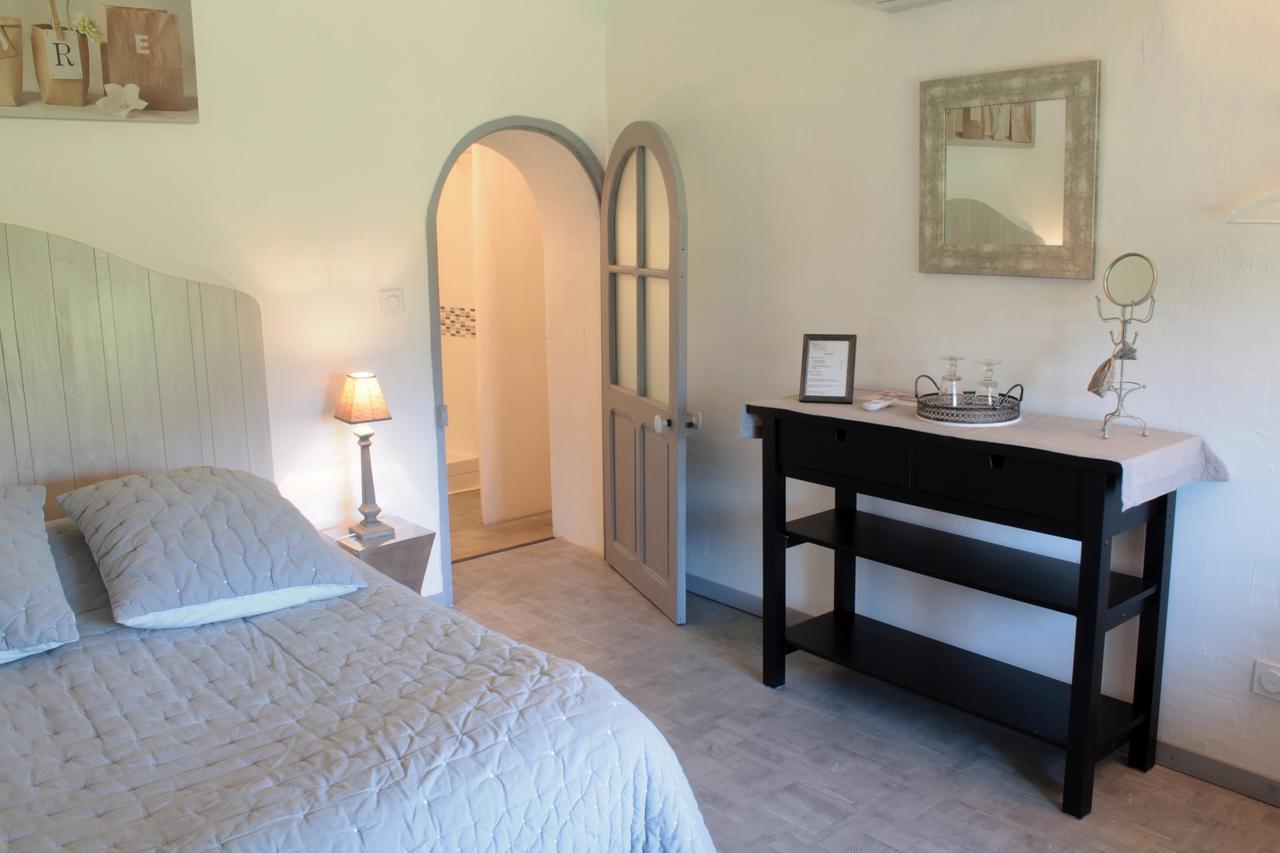 Mas De La Douceur Bed & Breakfast Saint-Andiol Екстериор снимка